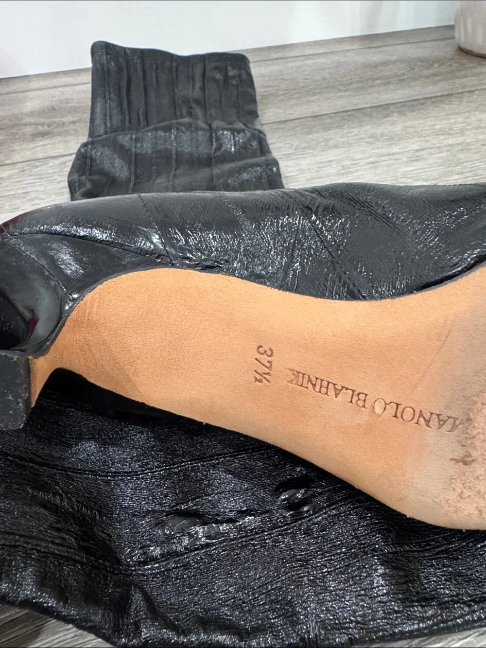 Manolo Blahnik Black Pointed-Toe Mid-Knee Kitten Heel Boots - Picture 5 of 9